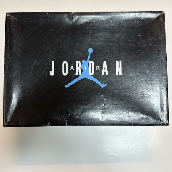 Air Jordan XI Legend Blue in White & Blue, Youth 6 - Picture 10 of 10
